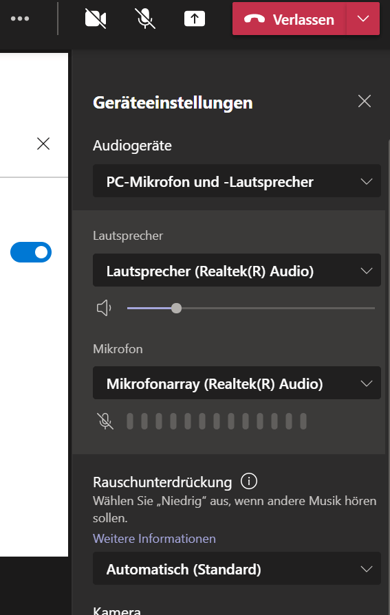 Screenshot, der die Geräteeinstellungen in Microsoft Teams anzeigt. Sichtbar sind Optionen zur Auswahl von Audio-, Video- und Mikrofoneinstellungen sowie der angeschlossenen Geräte.