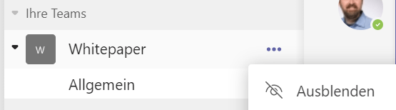 Screenshot, der das Drei-Punkte-Menü neben einem Microsoft Teams-Team zeigt. Die Option 'Ausblenden' ist sichtbar, um ein ganzes Team samt Kanälen auszublenden. Ausgeblendete Teams befinden sich unten in der Liste unter 'Ausgeblendete Teams'.