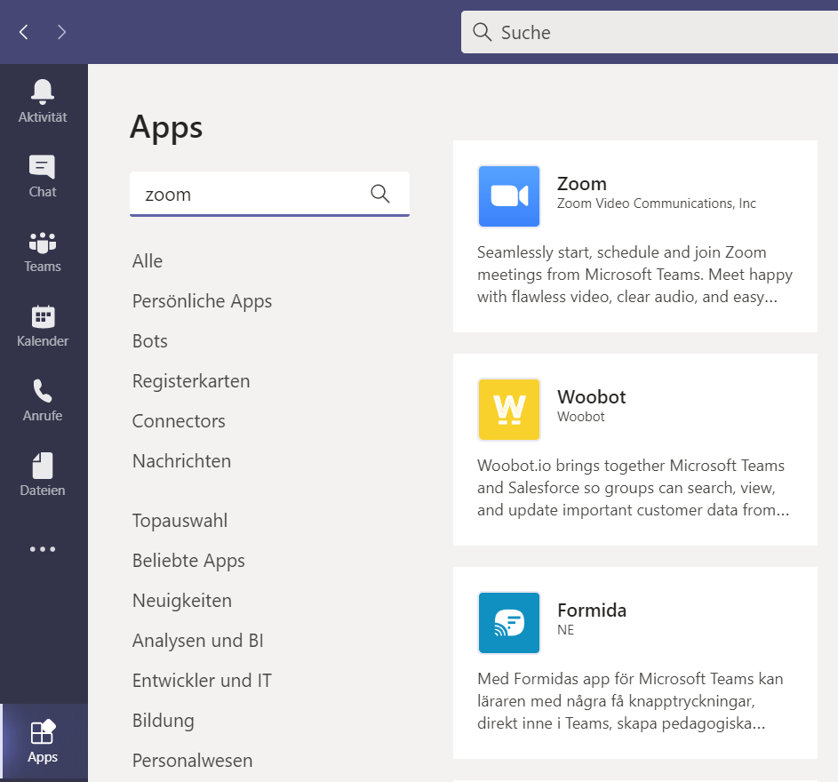 Screenshot von Microsoft Teams, der die Suchfunktion zeigt, in der nach der Zoom-App gesucht wird, um die Konfiguration vorzunehmen.