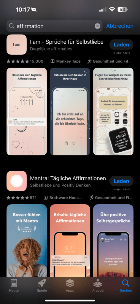 Screenshot einiger Manifestations-Apps im App Store, die bunte Grafiken und motivierende Sprüche zeigt. Die Apps versprechen, durch Affirmationen und positive Gedanken Erfolg und Glück zu bringen, während im Hintergrund die kommerziellen Aspekte mitschwingen.